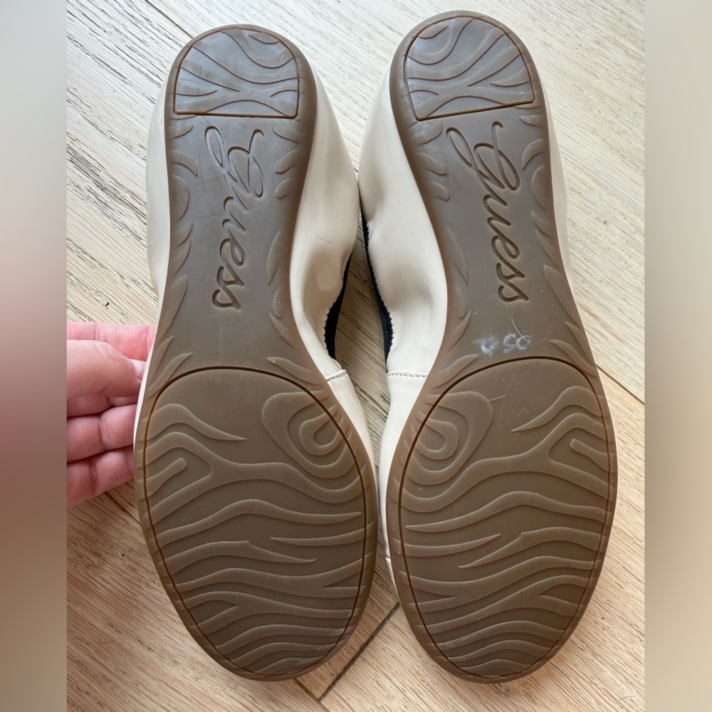 BNWOT GUESS Nude Ballet Flats | Patent Cap Toe Bow | Size 9.5| Parisian Chic - Picture 3 of 4